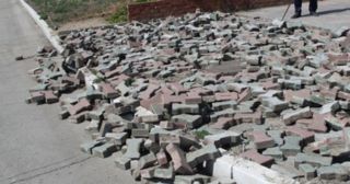 Демонтаж тротуарной плитки Лабинск, цена от 2911 руб.